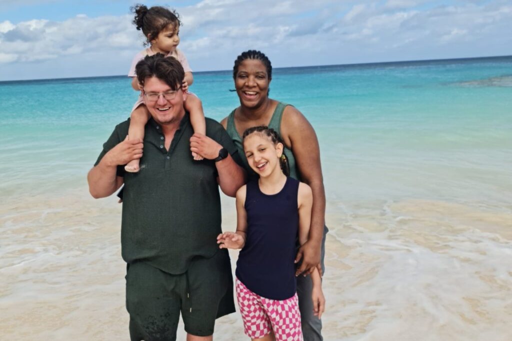 Family_Beach_Photo_On_John_Smiths_Bay_Beach_Bermuda