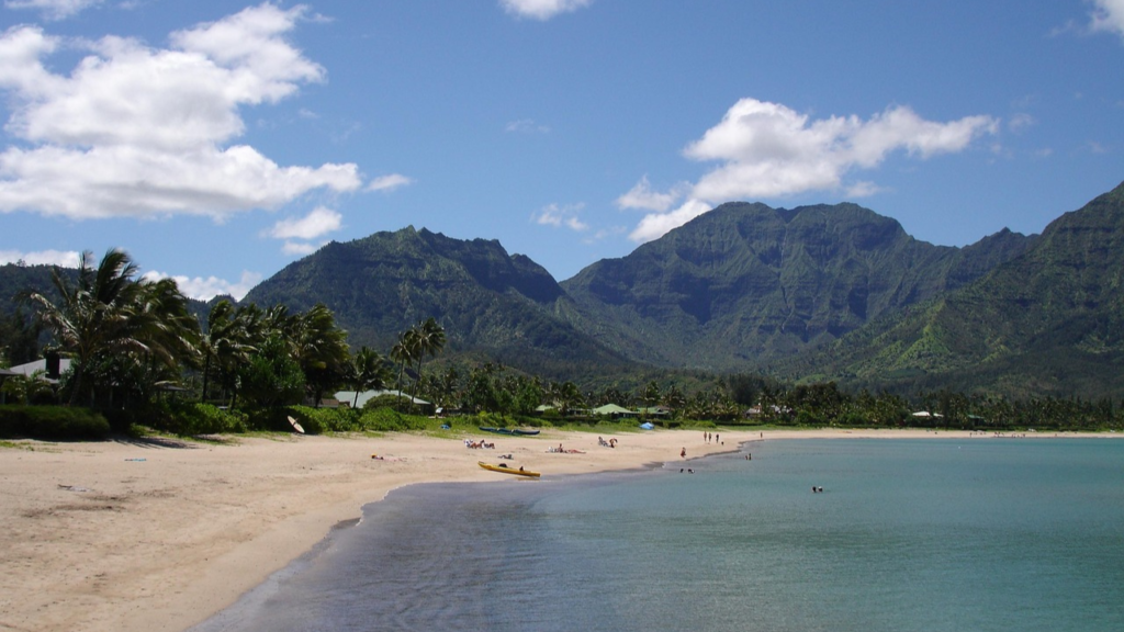 Best_Family_Beach_Destinations_for_2026_Hanalei_Bay_Hawaii