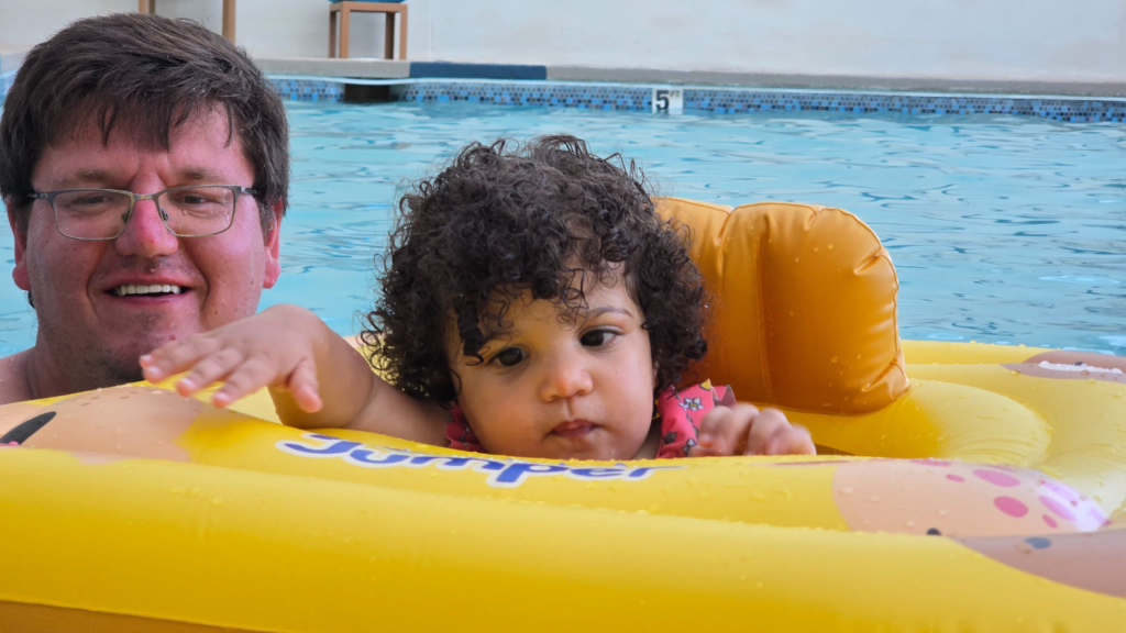 Essential_Packing_Checklist_For_a_Stress-Free_Family_Beach_Trip_10_Tips_Every_Parent_Will_Appreciate (10)