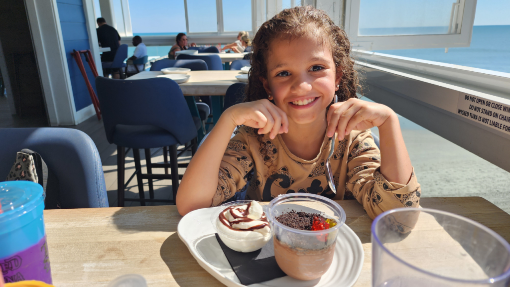 Tips_For_Finding_Accommodations_Near_Family-Oriented_Beaches_stay_close_to_restaurants_and_grocery_stores