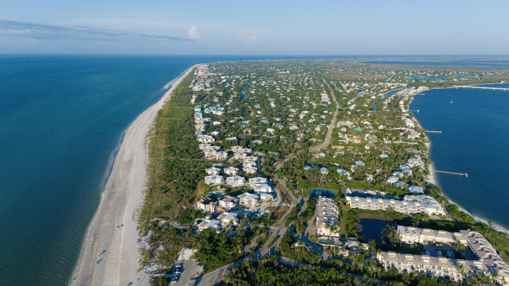 Top_US_Beach_Towns_Kids_Will_Love_Sanibel_Island_Florida