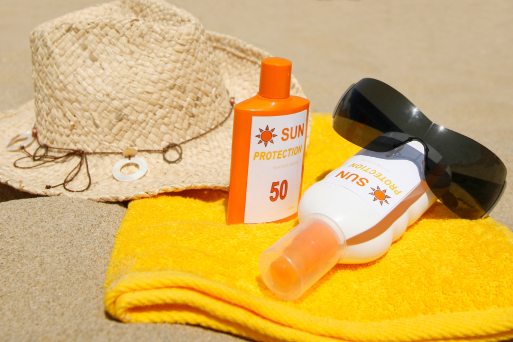 How To Protect Your Family From the Sun at the Beach (10 Eco-Friendly Ways) - UPF Gear Protects From Sun