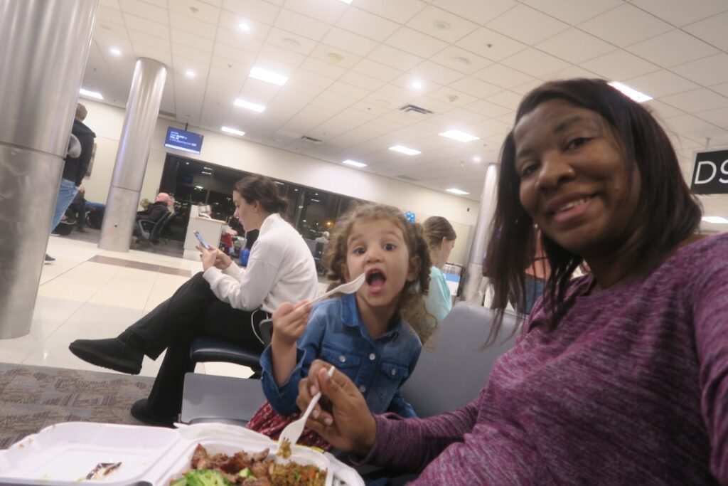 Eating_At_Airport