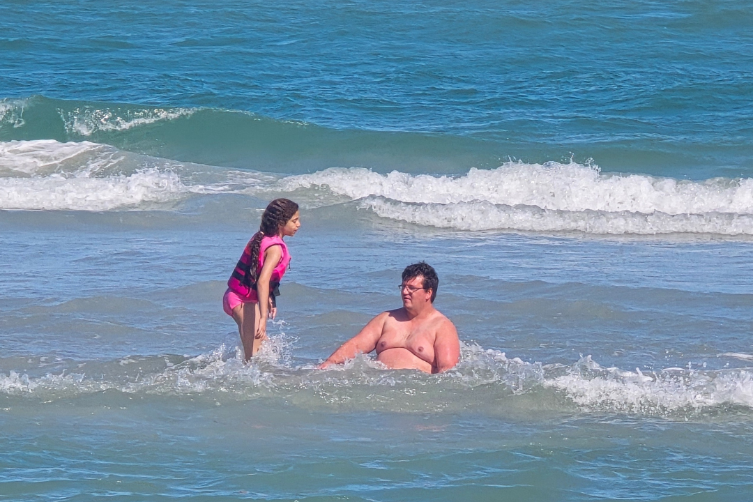 10 Simple Beach Activities That Don’t Require Extra Supplies